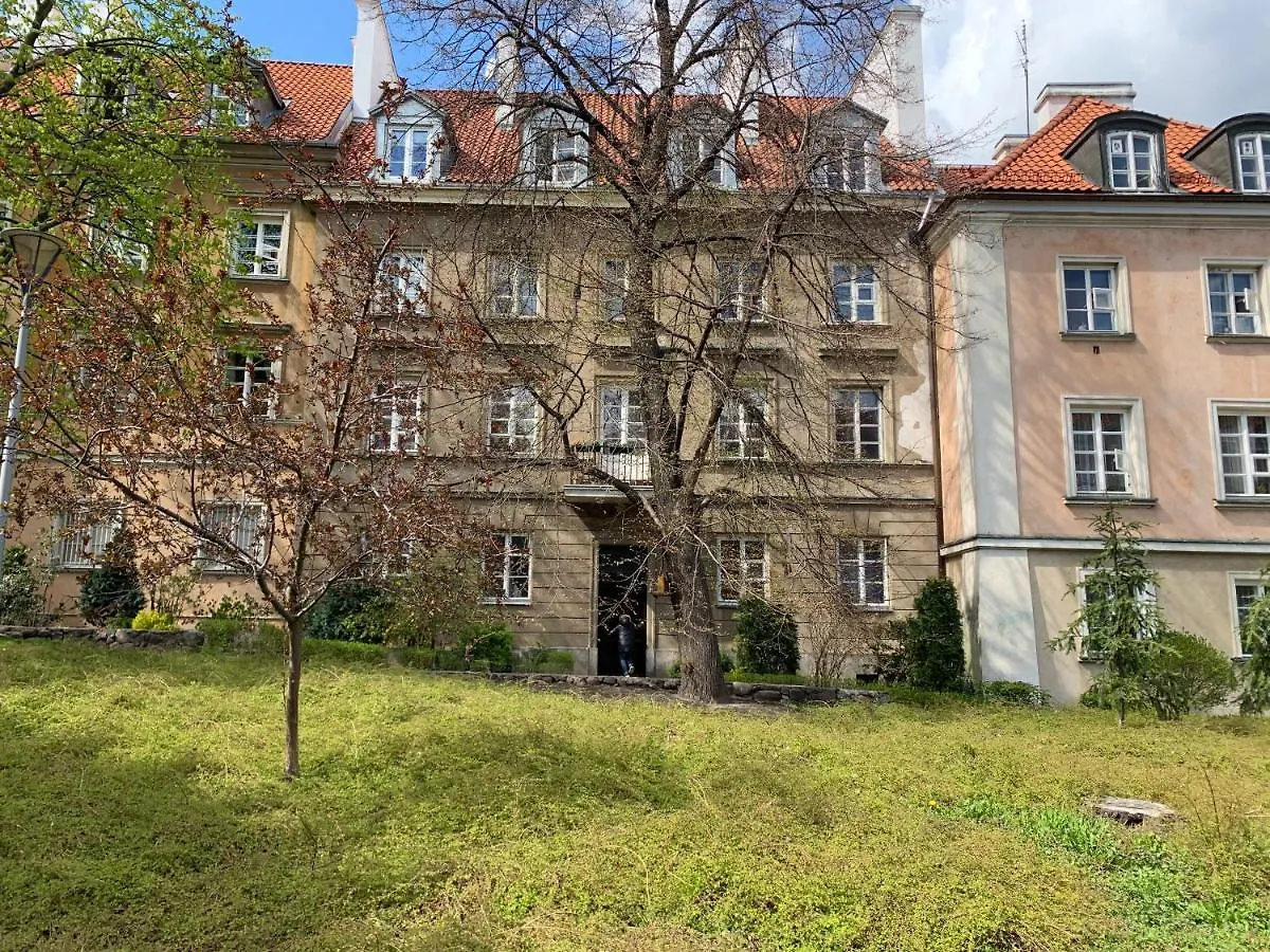 Beautiful And Charming Apartment In The Heart Of The Old Town Warsaw