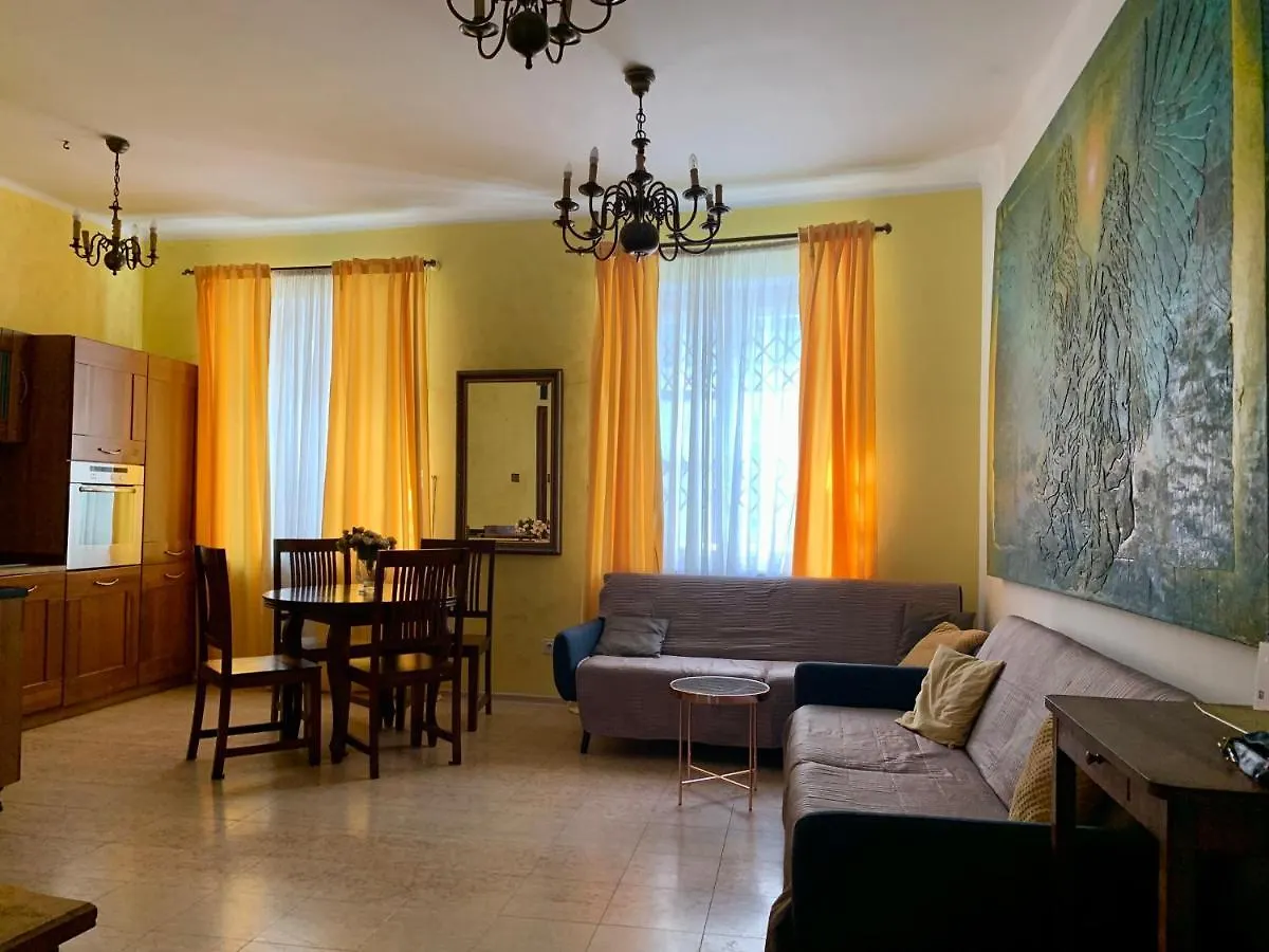 Beautiful And Charming Apartment In The Heart Of The Old Town Warsaw Poland