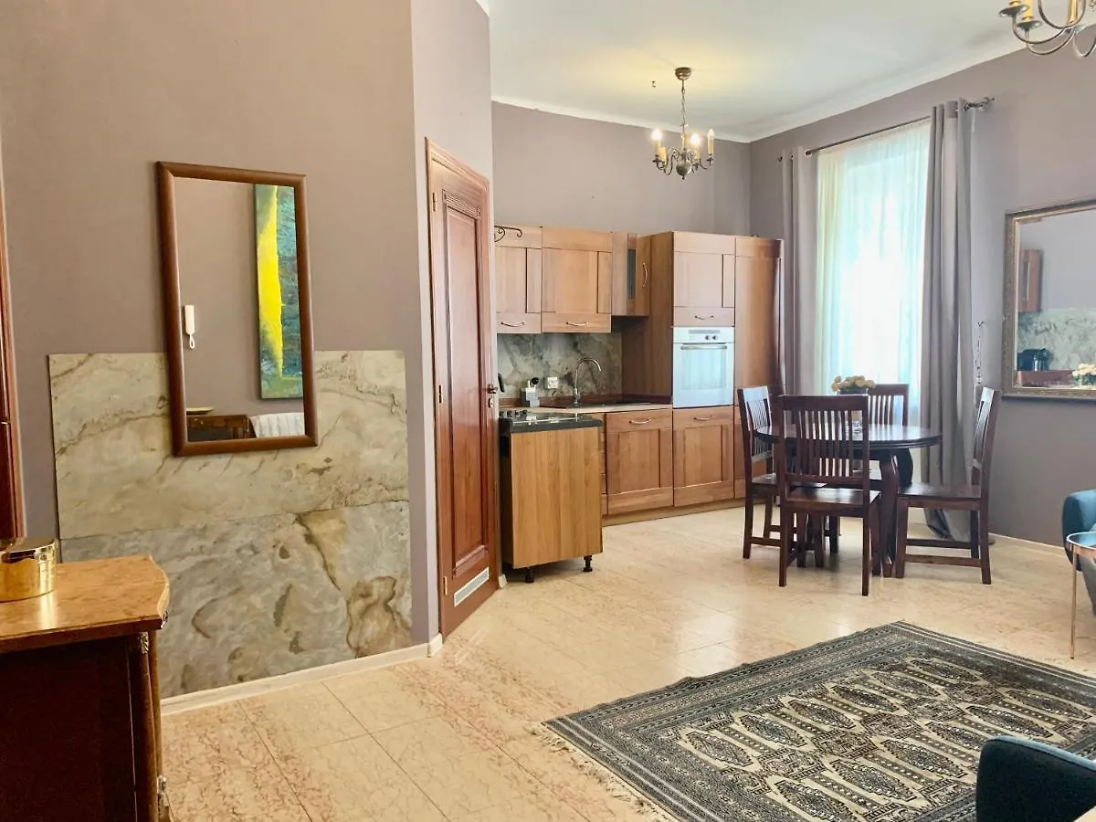 Beautiful And Charming Apartment In The Heart Of The Old Town Warsaw 0*,  Poland