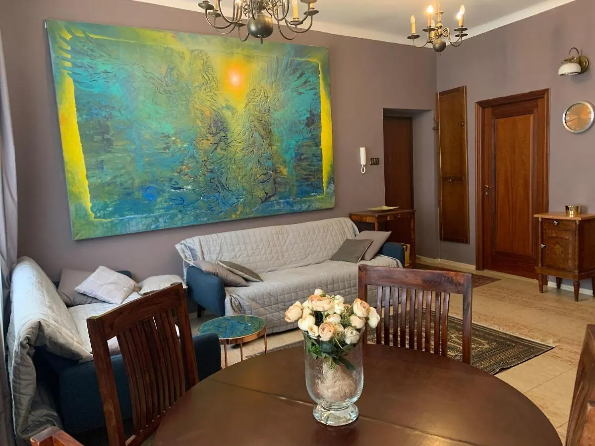 Beautiful And Charming Apartment In The Heart Of The Old Town Warsaw