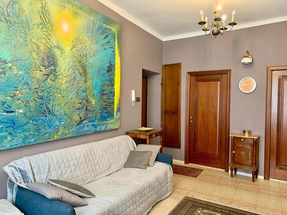 Beautiful And Charming Apartment In The Heart Of The Old Town Warsaw