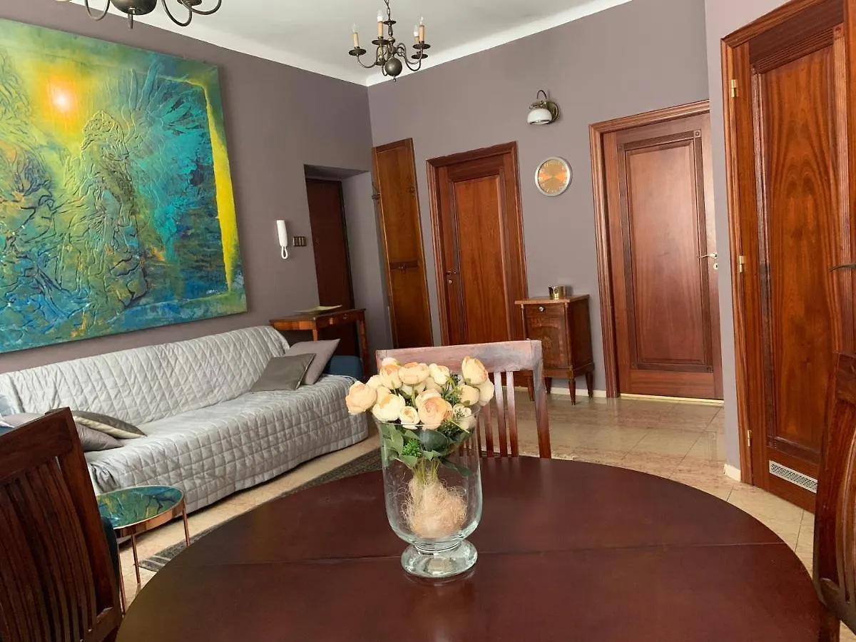 Beautiful And Charming Apartment In The Heart Of The Old Town Warsaw